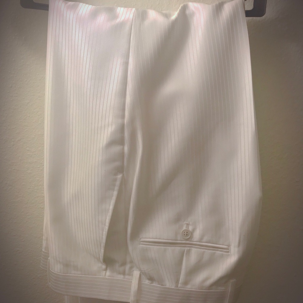 Men’s 2 piece Gianni Uomo white suit!